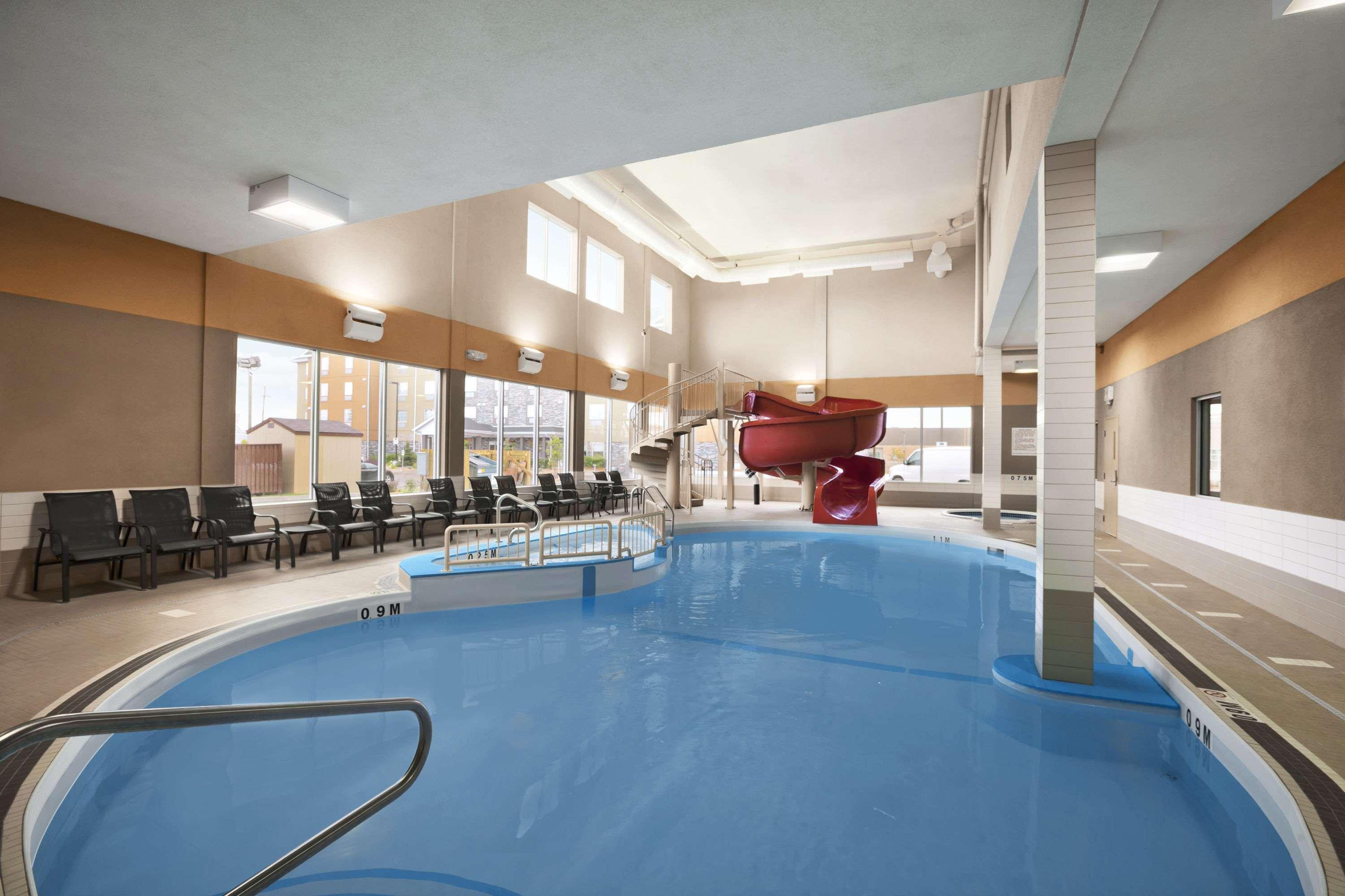 Days Inn & Suites By Wyndham Winnipeg Airport Manitoba Eksteriør billede