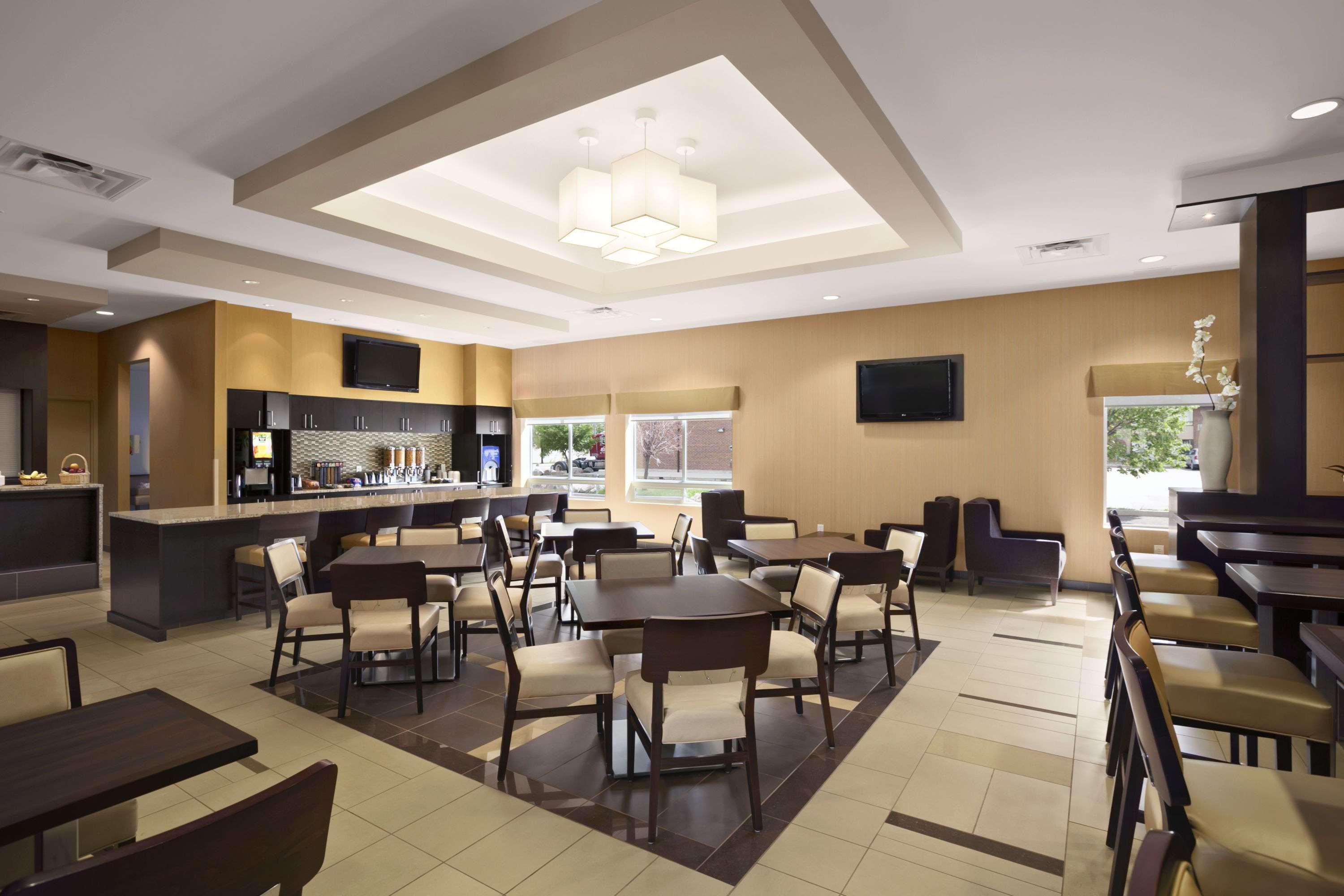 Days Inn & Suites By Wyndham Winnipeg Airport Manitoba Eksteriør billede