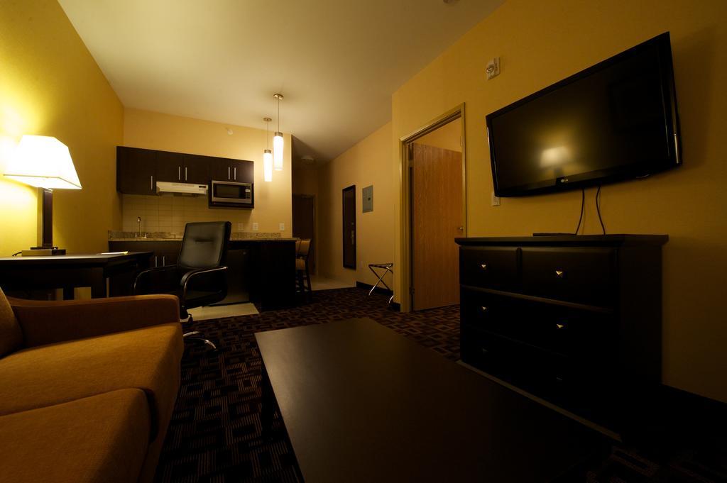 Days Inn & Suites By Wyndham Winnipeg Airport Manitoba Eksteriør billede