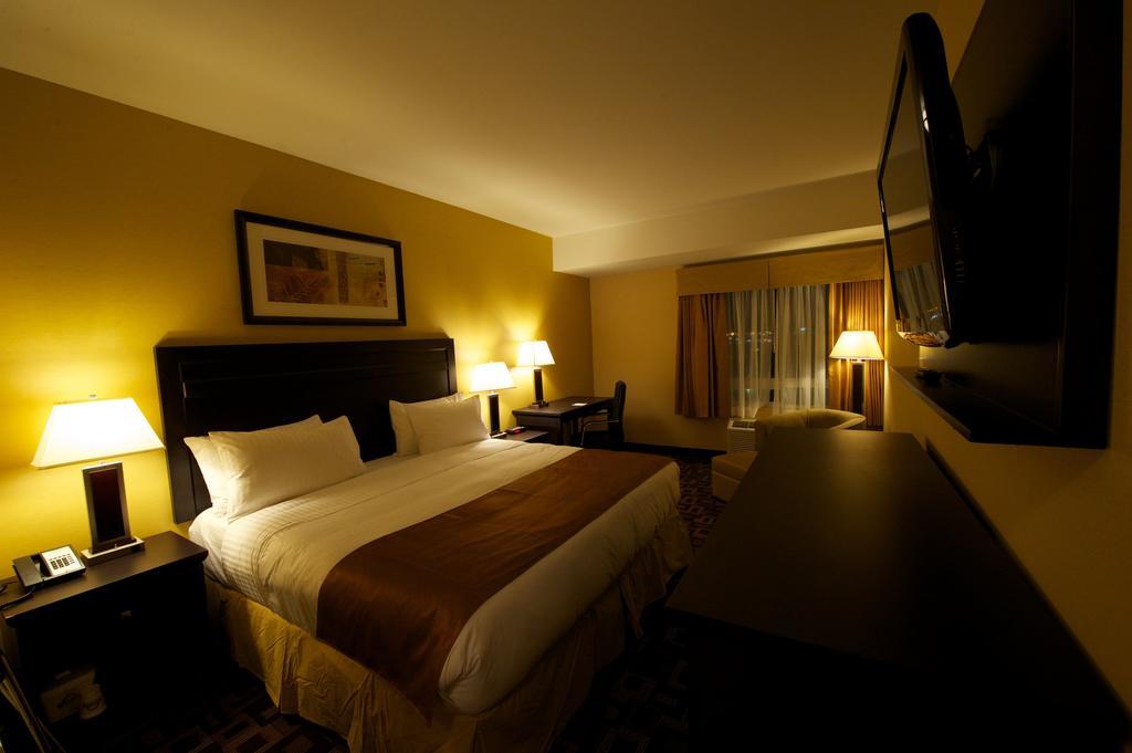 Days Inn & Suites By Wyndham Winnipeg Airport Manitoba Eksteriør billede