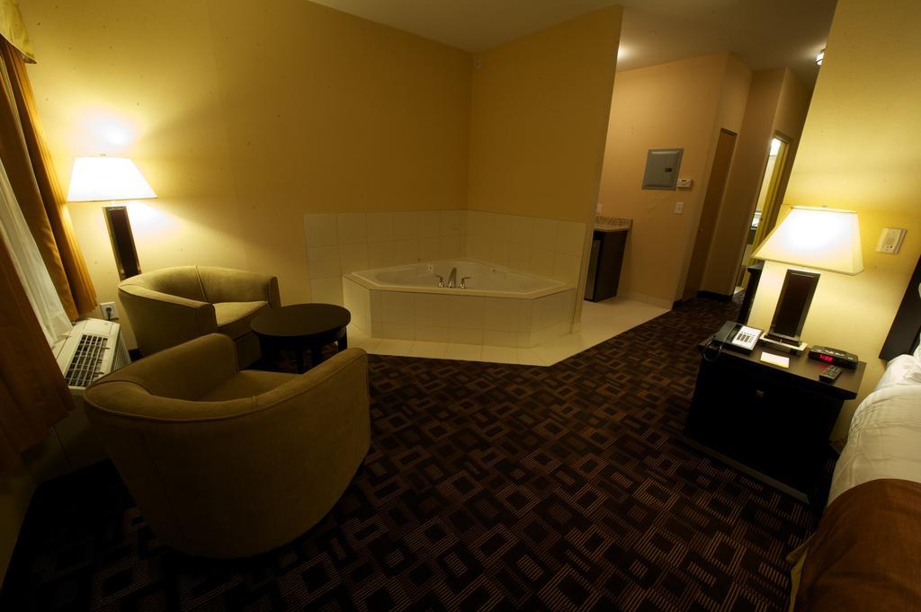 Days Inn & Suites By Wyndham Winnipeg Airport Manitoba Eksteriør billede